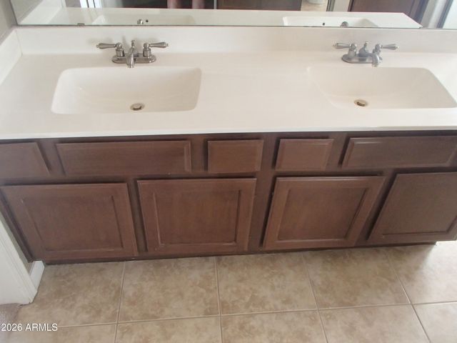 4230 E BROOKWOOD Court, Phoenix, AZ 85048
