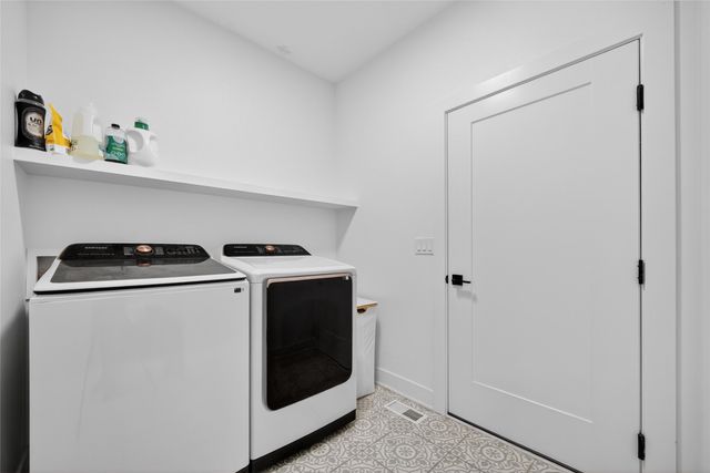 1403 19th Street SE, Altoona, IA 50009