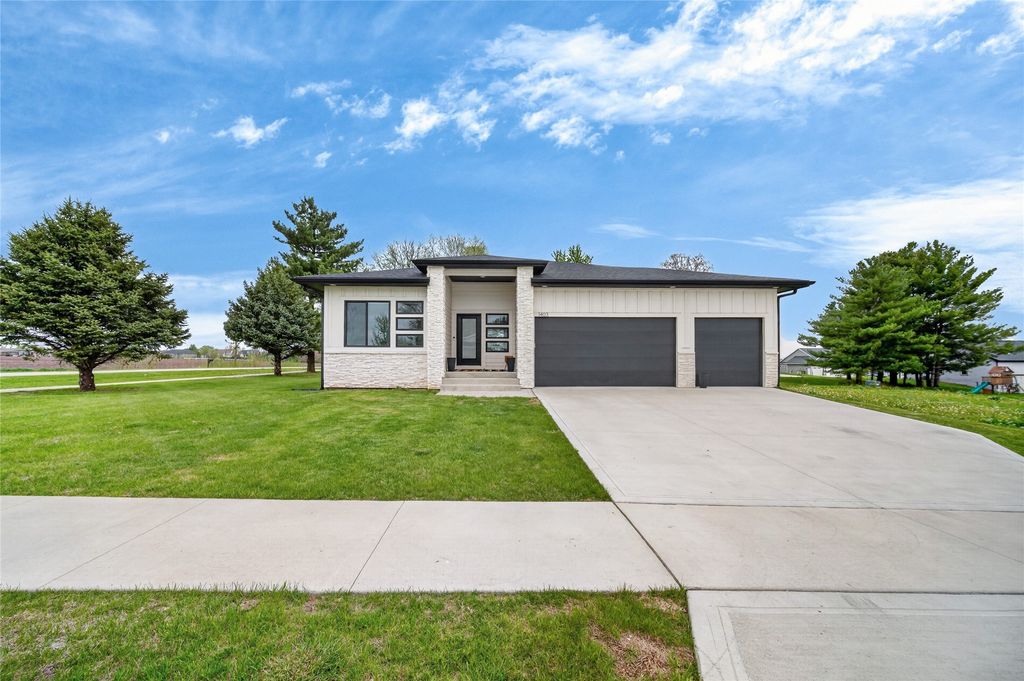 1403 19th Street SE, Altoona, IA 50009