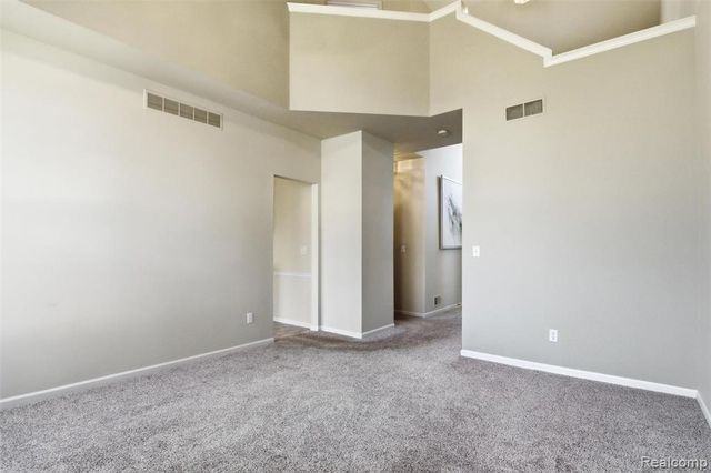38154 Saratoga Circle, Farmington Hills, MI 48331