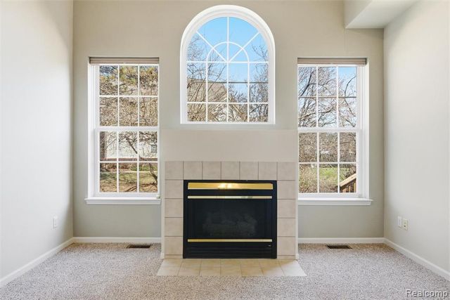 38154 Saratoga Circle, Farmington Hills, MI 48331