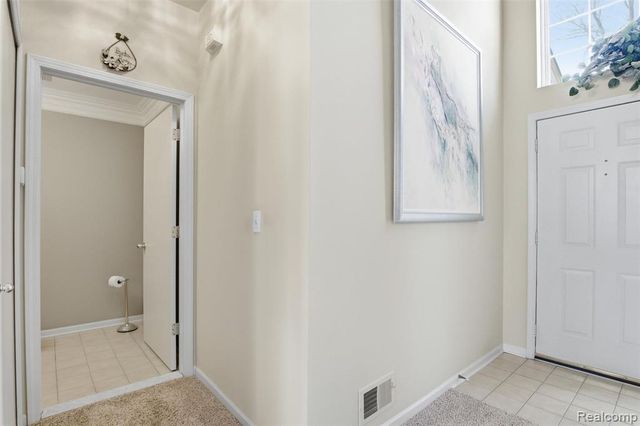 38154 Saratoga Circle, Farmington Hills, MI 48331