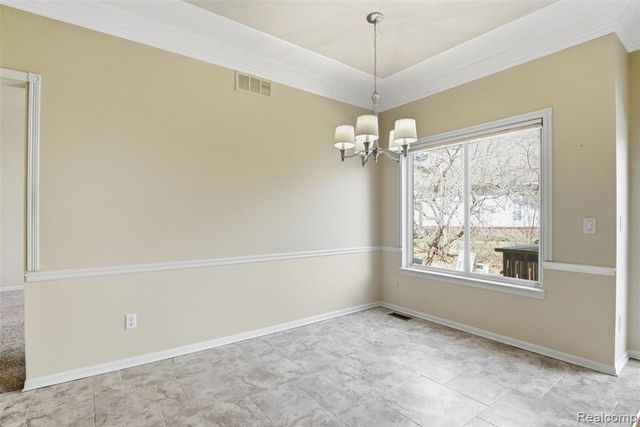 38154 Saratoga Circle, Farmington Hills, MI 48331