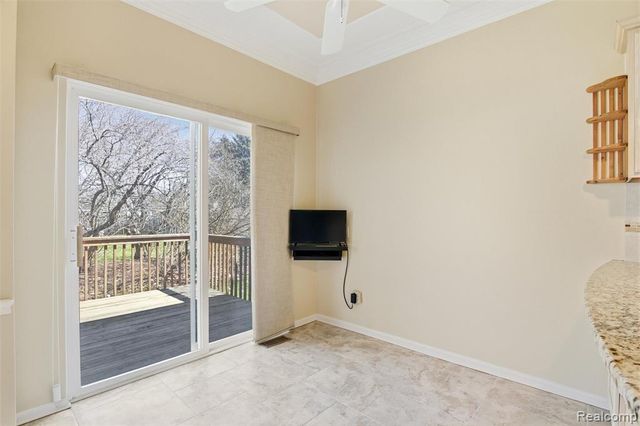 38154 Saratoga Circle, Farmington Hills, MI 48331