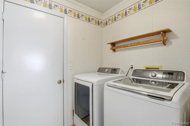 38154 Saratoga Circle, Farmington Hills, MI 48331