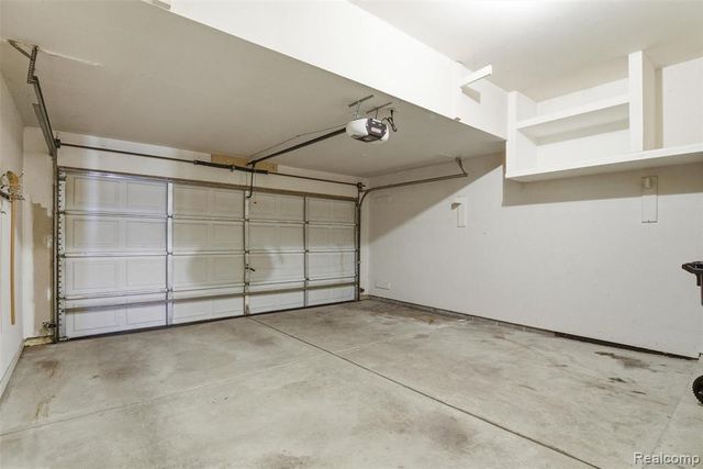 38154 Saratoga Circle, Farmington Hills, MI 48331
