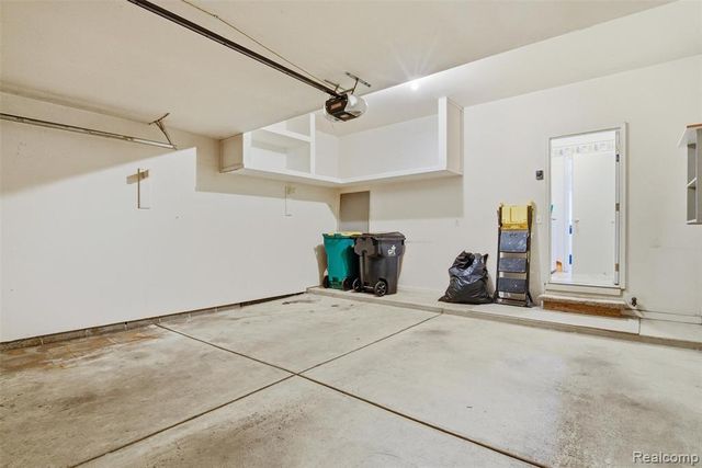 38154 Saratoga Circle, Farmington Hills, MI 48331