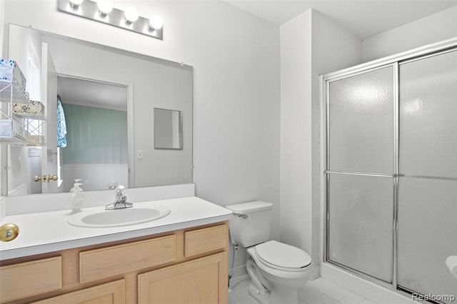 38154 Saratoga Circle, Farmington Hills, MI 48331
