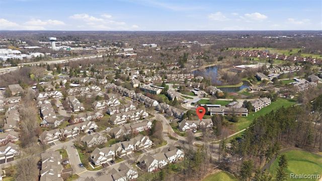 38154 Saratoga Circle, Farmington Hills, MI 48331