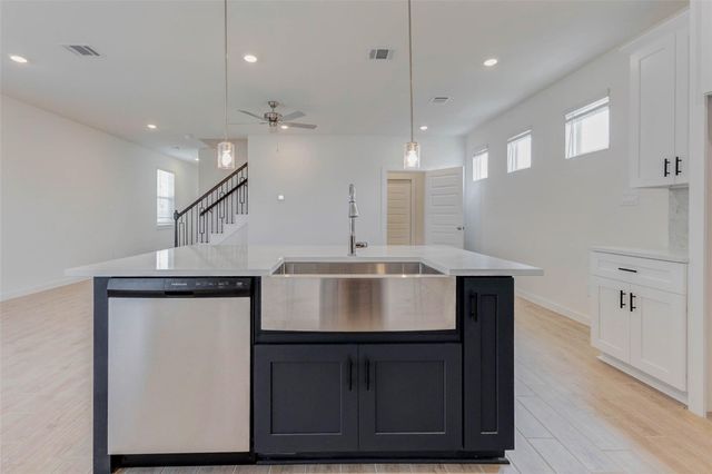 1131 Santee Court, Rosharon, TX 77583