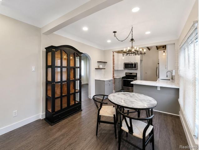 200 Pinecrest Drive, Ferndale, MI 48220