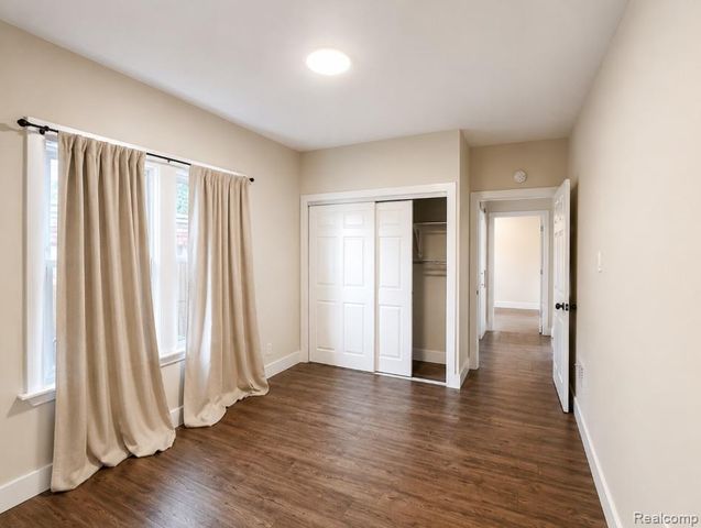 200 Pinecrest Drive, Ferndale, MI 48220