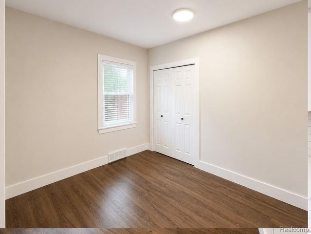 200 Pinecrest Drive, Ferndale, MI 48220