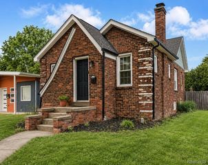 200 Pinecrest Drive, Ferndale, MI 48220