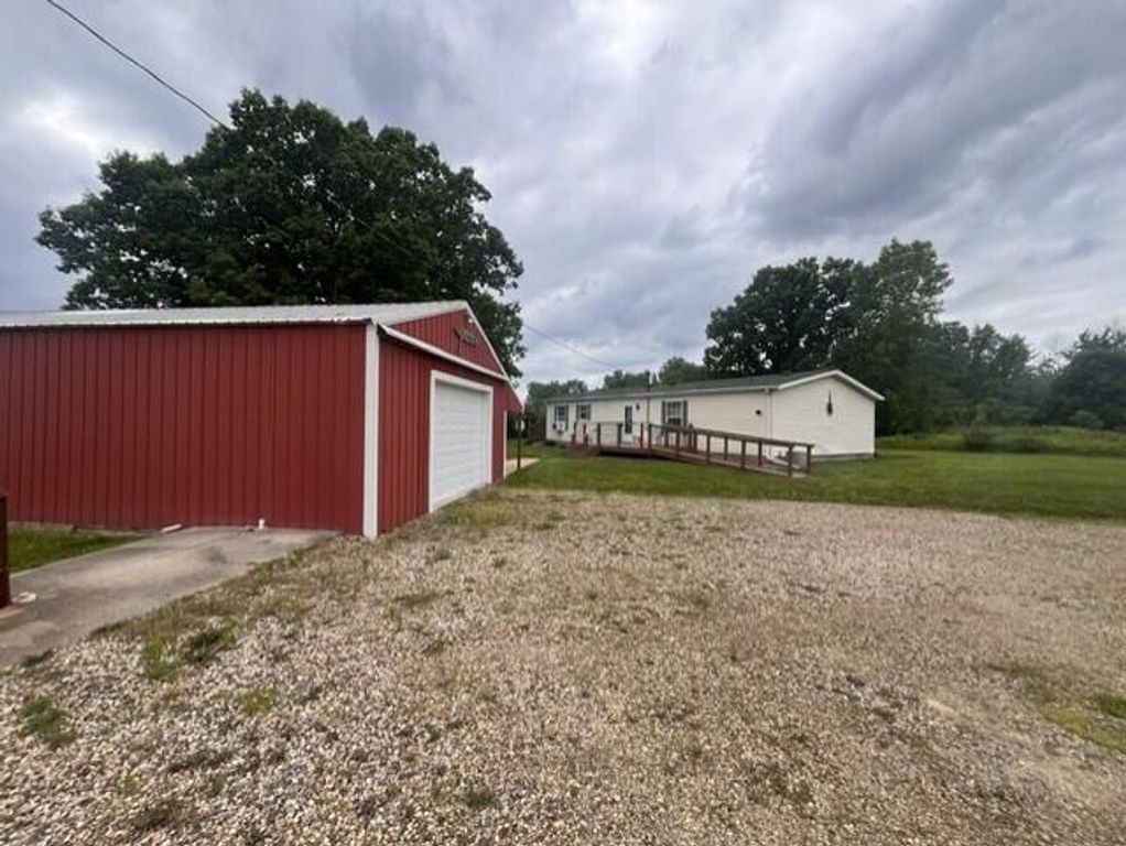 36961 39th Avenue, Paw Paw, MI 49079
