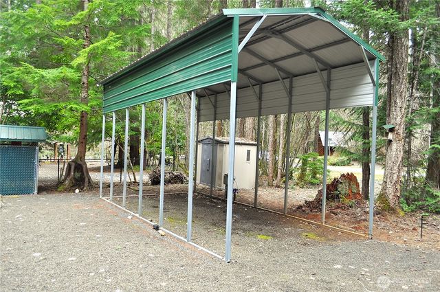 210 N Dow Creek Drive, Hoodsport, WA 98548