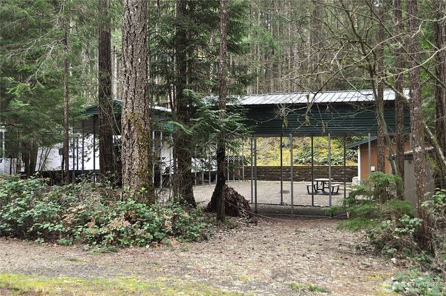 210 N Dow Creek Drive, Hoodsport, WA 98548