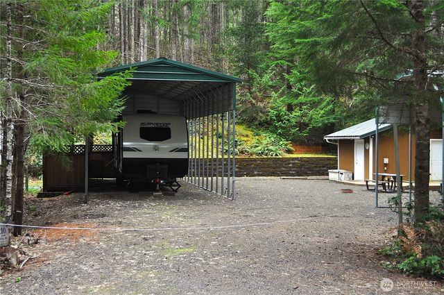 210 N Dow Creek Drive, Hoodsport, WA 98548