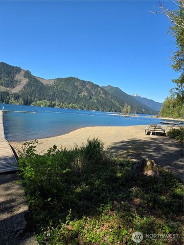 210 N Dow Creek Drive, Hoodsport, WA 98548