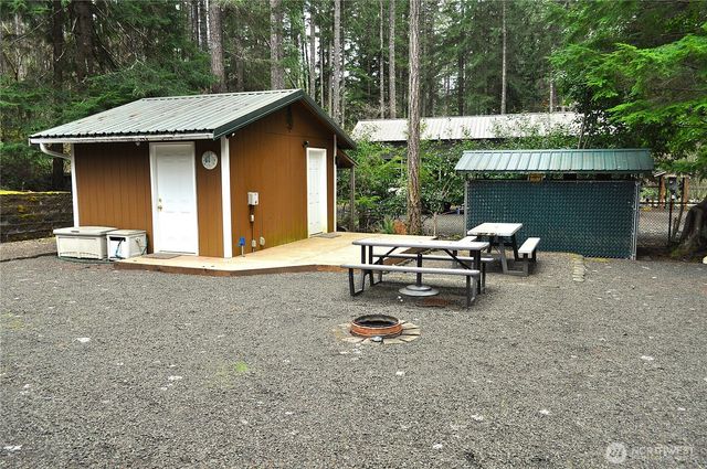 210 N Dow Creek Drive, Hoodsport, WA 98548