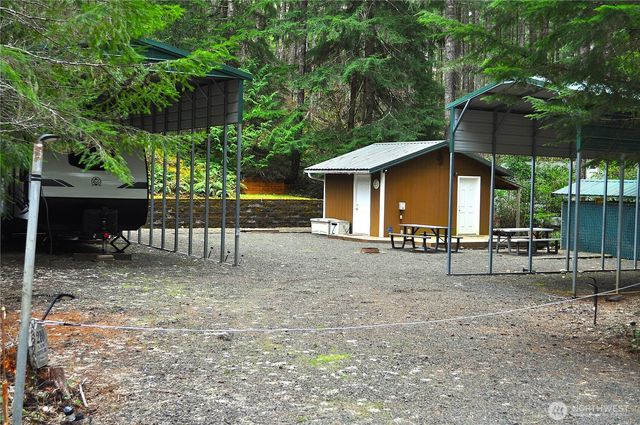 210 N Dow Creek Drive, Hoodsport, WA 98548