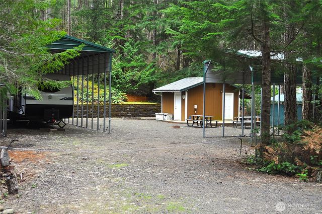 210 N Dow Creek Drive, Hoodsport, WA 98548