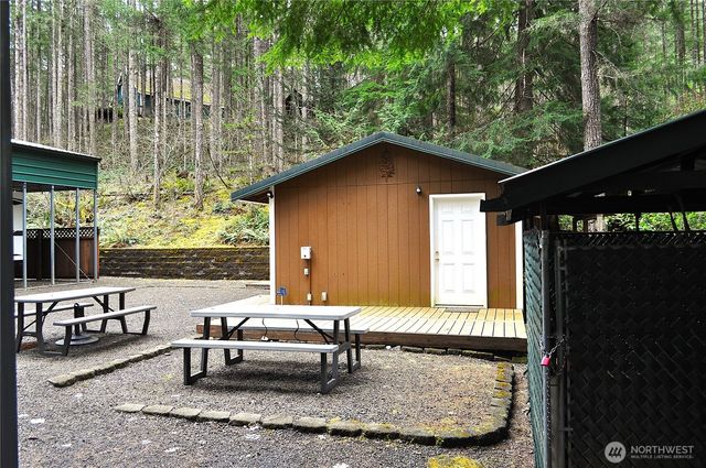 210 N Dow Creek Drive, Hoodsport, WA 98548