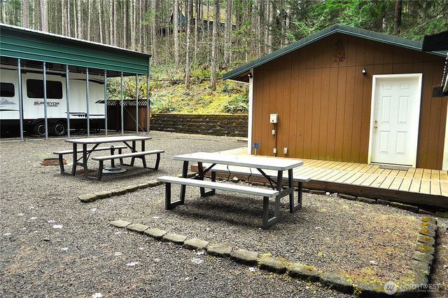 210 N Dow Creek Drive, Hoodsport, WA 98548