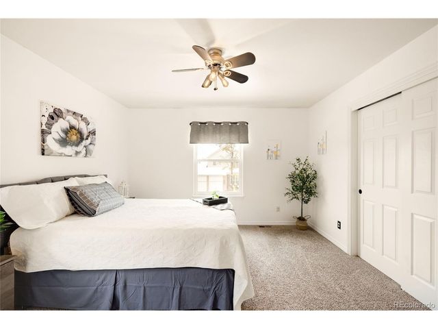 869 Shadowstone Dr, Highlands Ranch, CO 80129