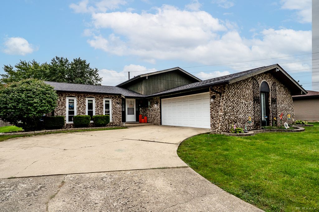 2407 Durness Court, Crest Hill, IL 60403 — exterior