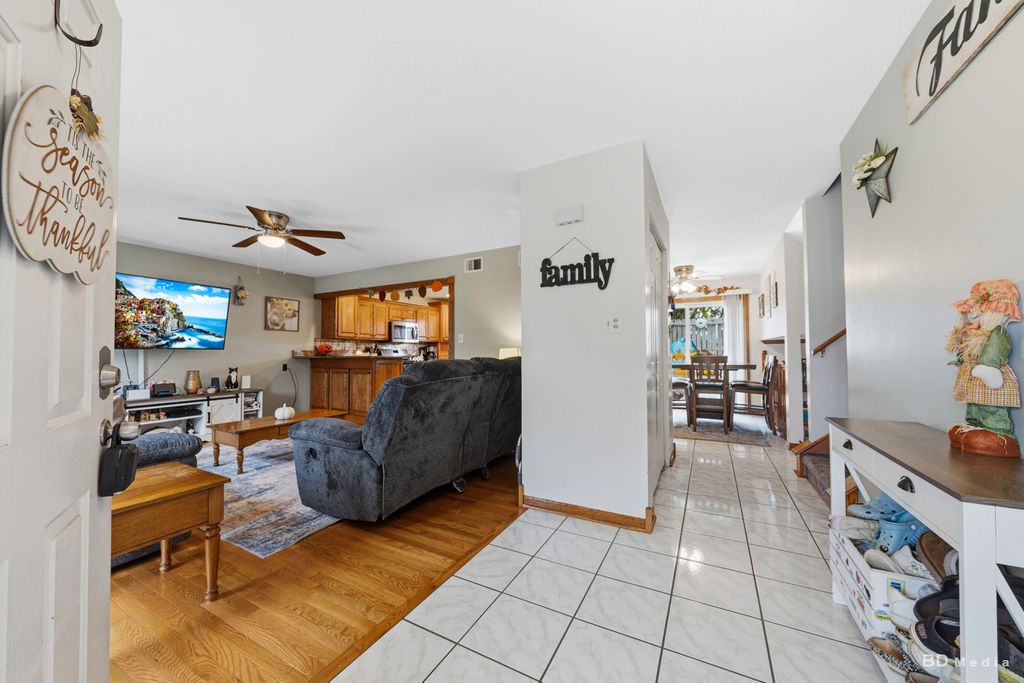 2407 Durness Court, Crest Hill, IL 60403 — photo 3