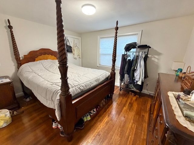 176 Upland Ave Single Fam, Newton, MA 02461