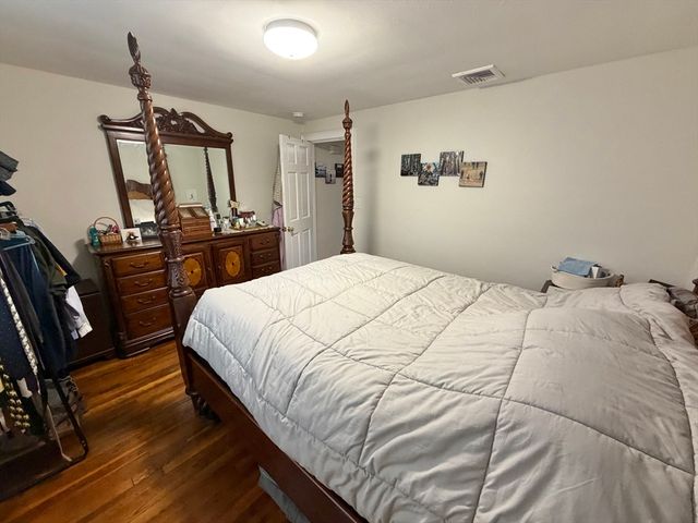 176 Upland Ave Single Fam, Newton, MA 02461