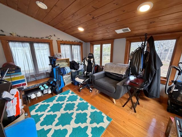 176 Upland Ave Single Fam, Newton, MA 02461