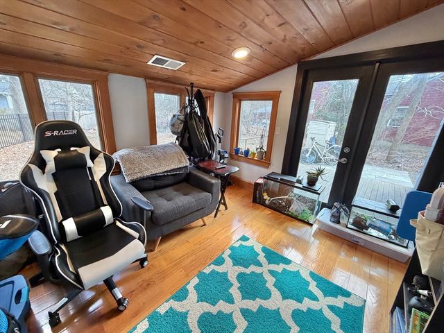 176 Upland Ave Single Fam, Newton, MA 02461