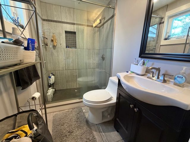 176 Upland Ave Single Fam, Newton, MA 02461