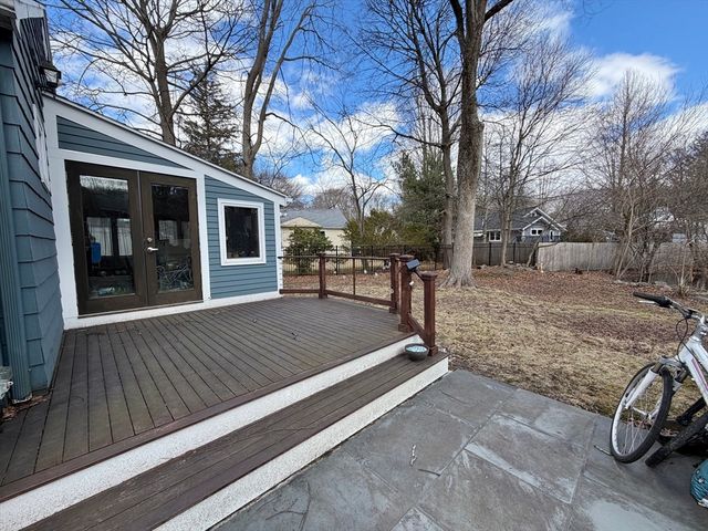 176 Upland Ave Single Fam, Newton, MA 02461