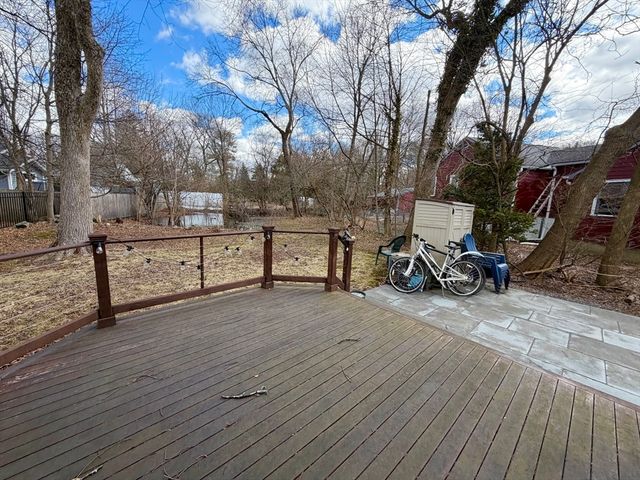 176 Upland Ave Single Fam, Newton, MA 02461