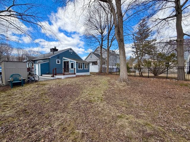 176 Upland Ave Single Fam, Newton, MA 02461