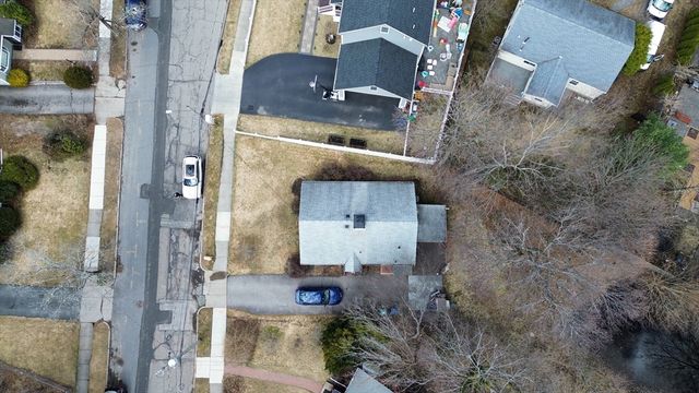 176 Upland Ave Single Fam, Newton, MA 02461