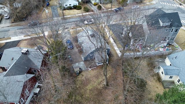 176 Upland Ave Single Fam, Newton, MA 02461