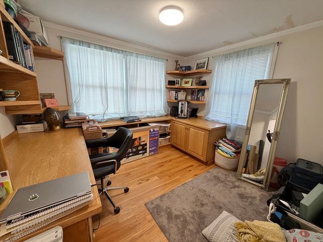 176 Upland Ave Single Fam, Newton, MA 02461