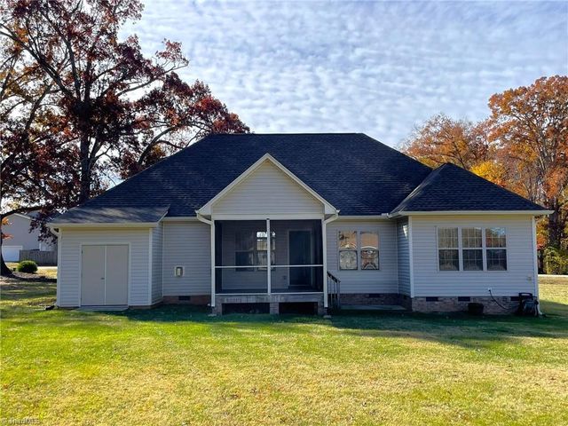 3003 Pearson Farm Drive, Browns Summit, NC 27214