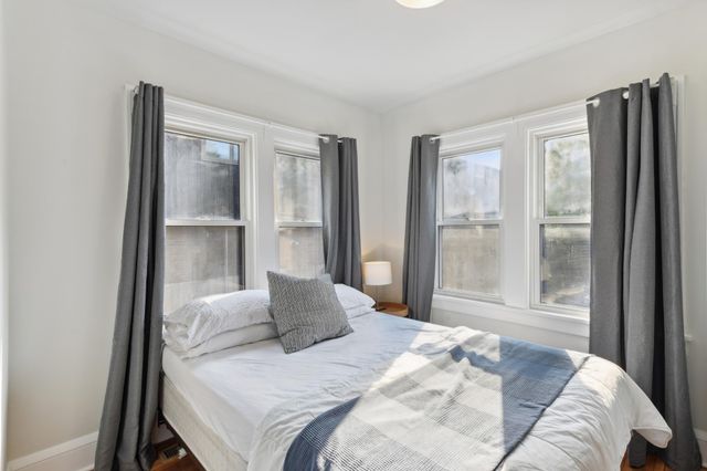 955 17th Avenue SE, Minneapolis, MN 55414