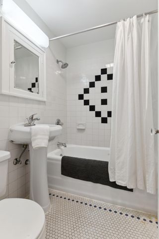 955 17th Avenue SE, Minneapolis, MN 55414