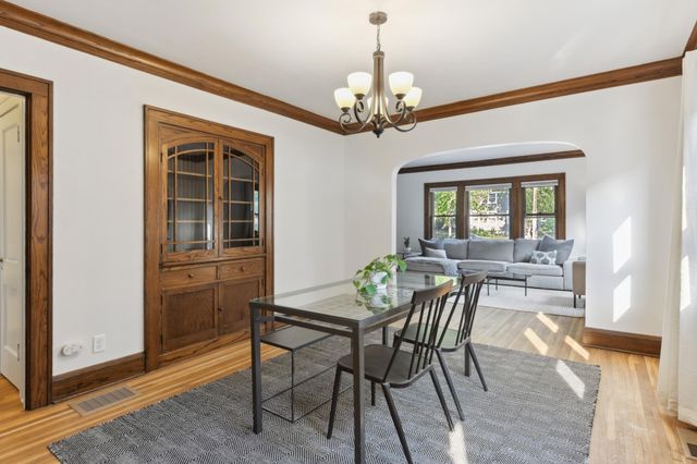 955 17th Avenue SE, Minneapolis, MN 55414