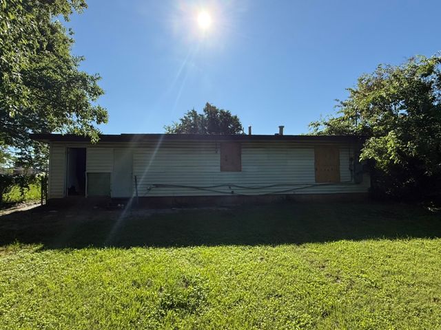 3408 S Hughes Avenue, Fort Worth, TX 76119