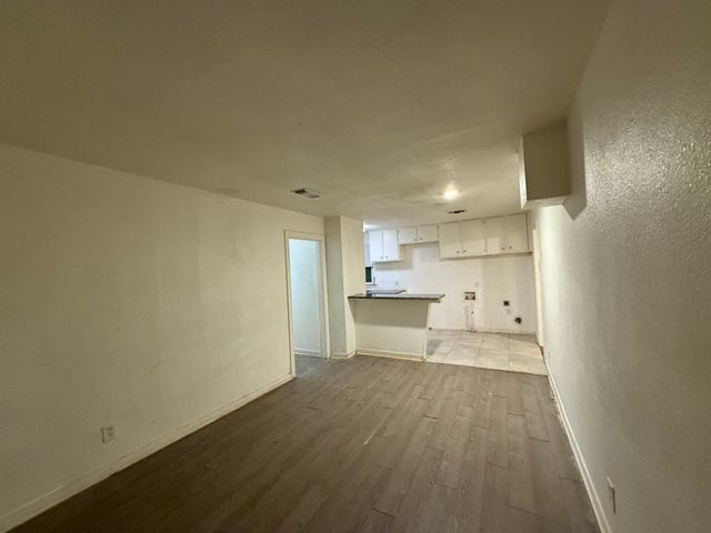 3408 S Hughes Avenue, Fort Worth, TX 76119