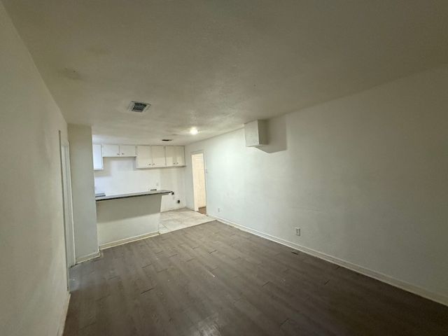 3408 S Hughes Avenue, Fort Worth, TX 76119
