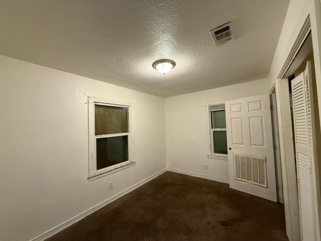 3408 S Hughes Avenue, Fort Worth, TX 76119